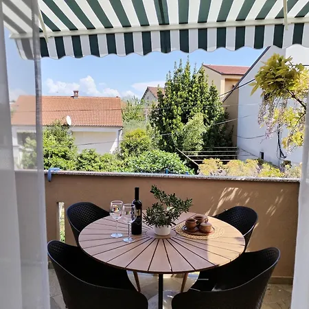 Family Apartment B&B Biograd Na Moru Exterior photo
